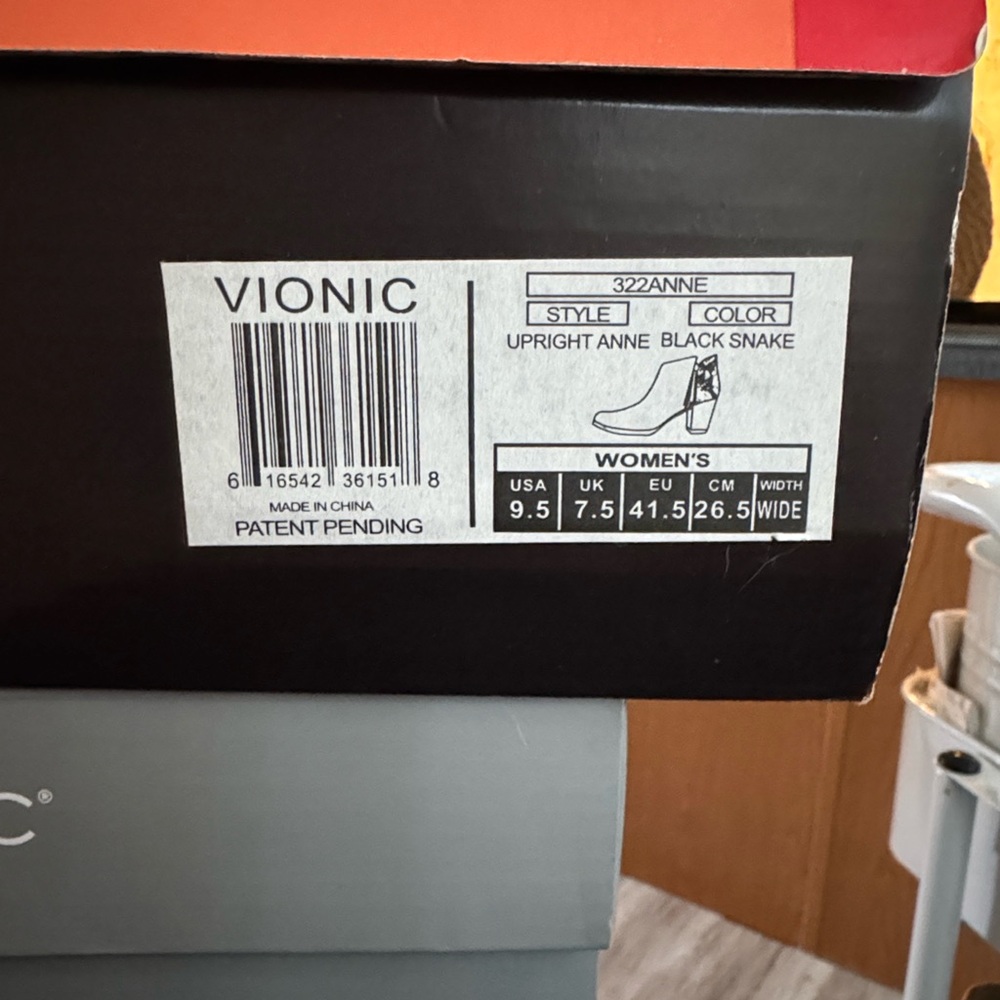 Vionic Anne black suede/snake bootie w/tassel zip 9.5W like new/worn only once - Picture 10 of 11